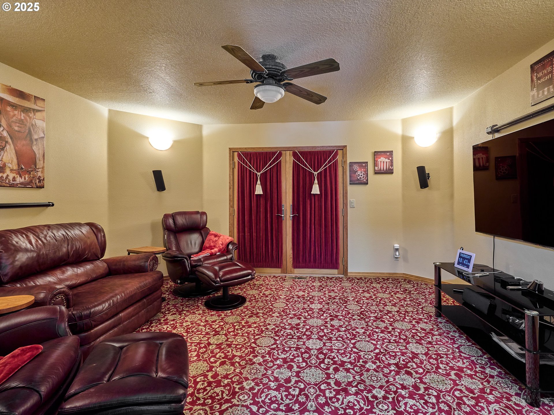 23456 South Schieffer Road Colton, OR 97017 - Photo 23 of 48 a living room with furniture and a flat screen tv