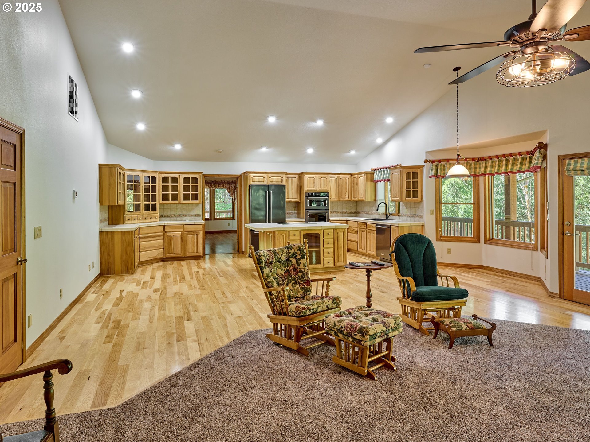 23456 South Schieffer Road Colton, OR 97017 - Photo 29 of 48 a room with gym equipment and large window