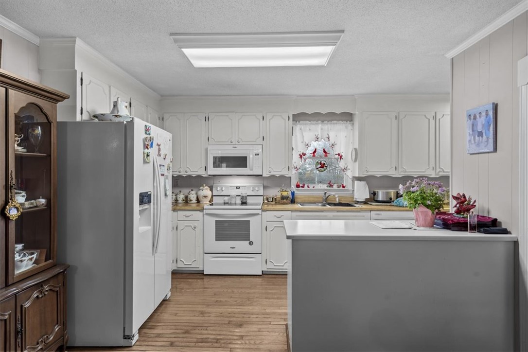 500 West Rutherford Street Landrum, SC 29356 - Photo 11 of 28