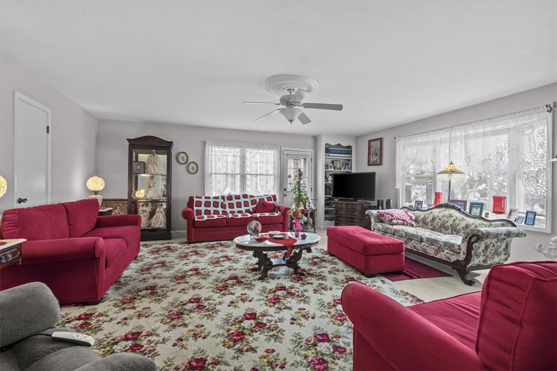 500 West Rutherford Street Landrum, SC 29356 - Photo 14 of 28