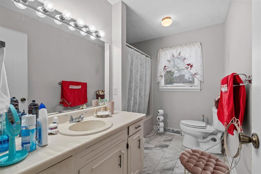 500 West Rutherford Street Landrum, SC 29356 - Photo 19 of 28