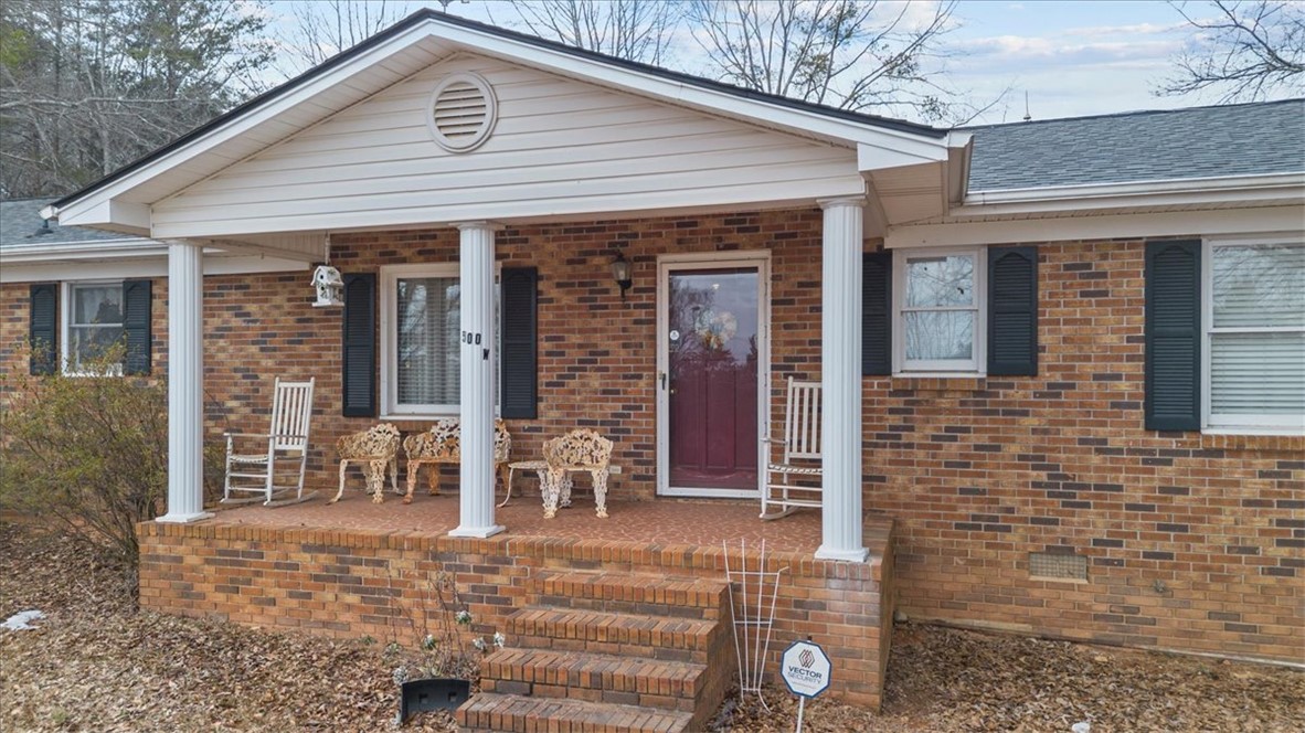 500 West Rutherford Street Landrum, SC 29356 - Photo 6 of 28