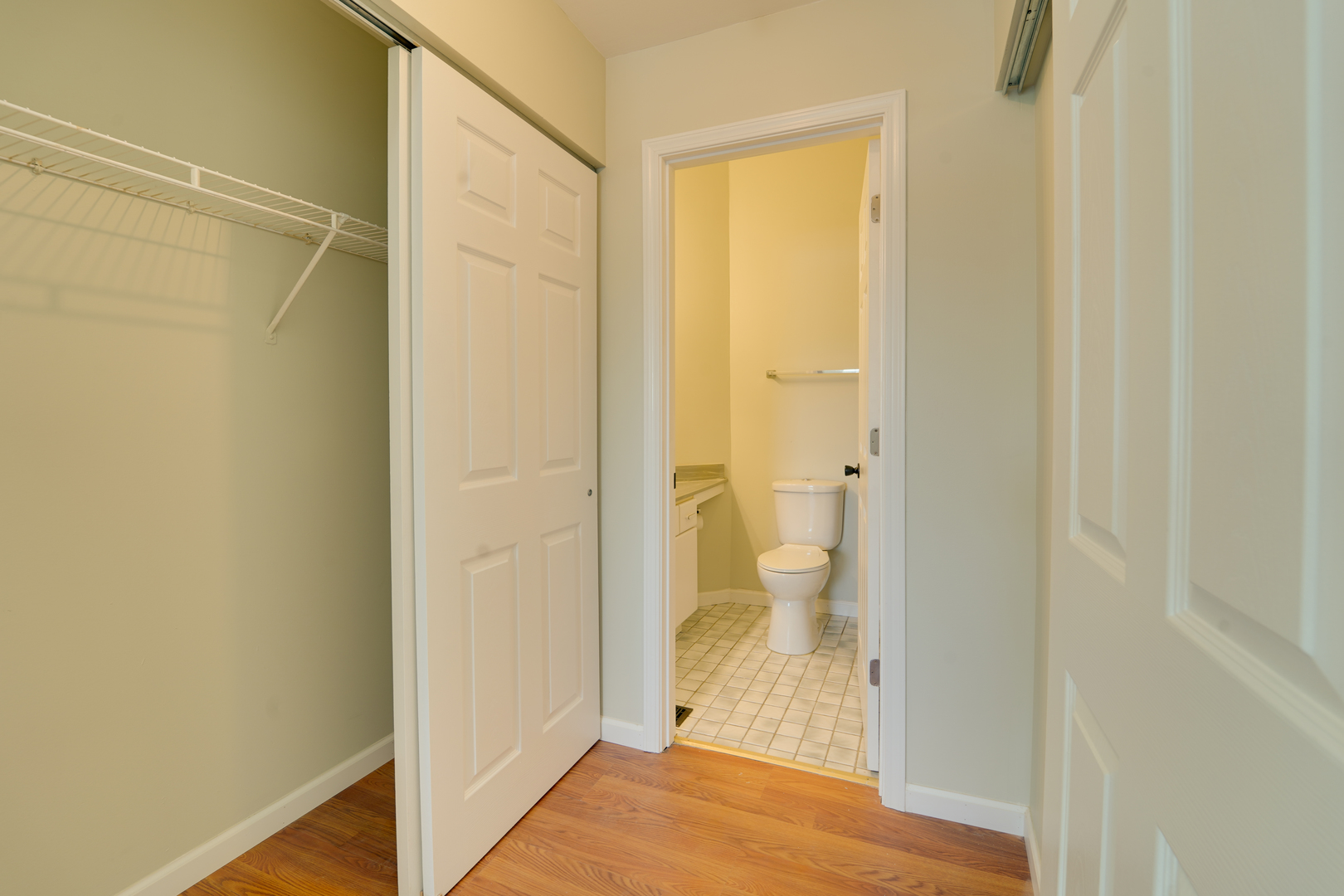 89 King Drive Streamwood, IL 60107 - Photo 10 of 13 a view of an empty room