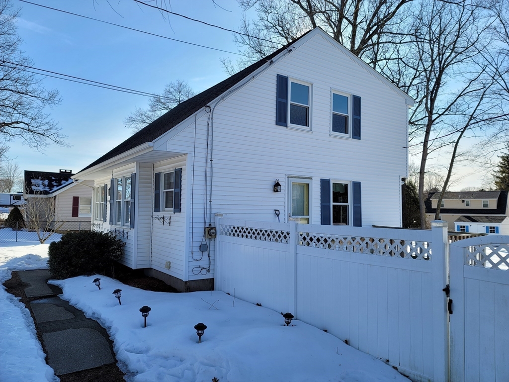 99 Powder Mill Road Southwick, MA 01077 - Photo 4 of 21 Gallery Image 4