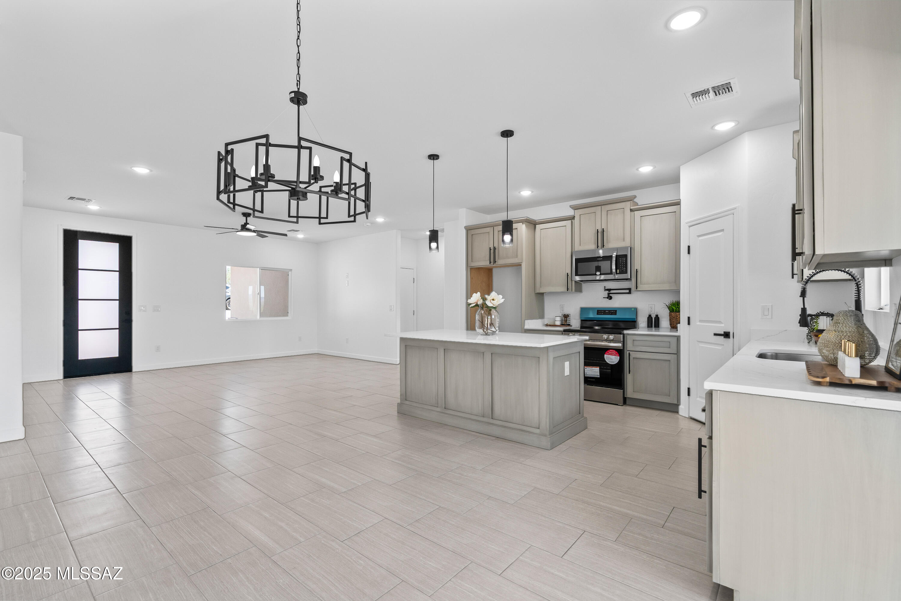 1830 Circulo Glorieta Rio Rico, AZ 85648 - Photo 10 of 32