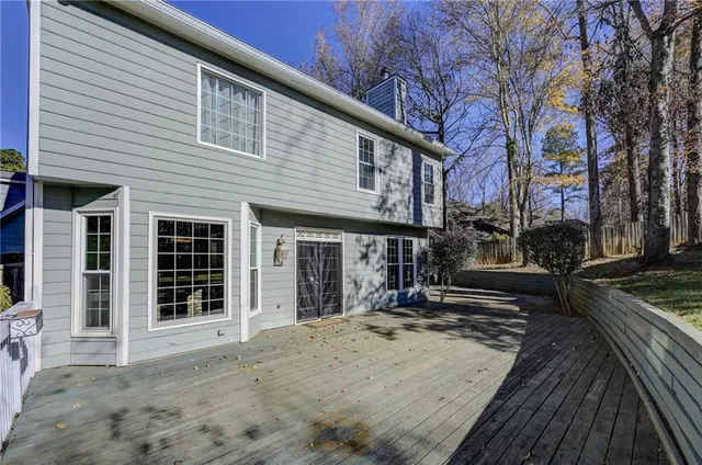a view of an outdoor space with a house