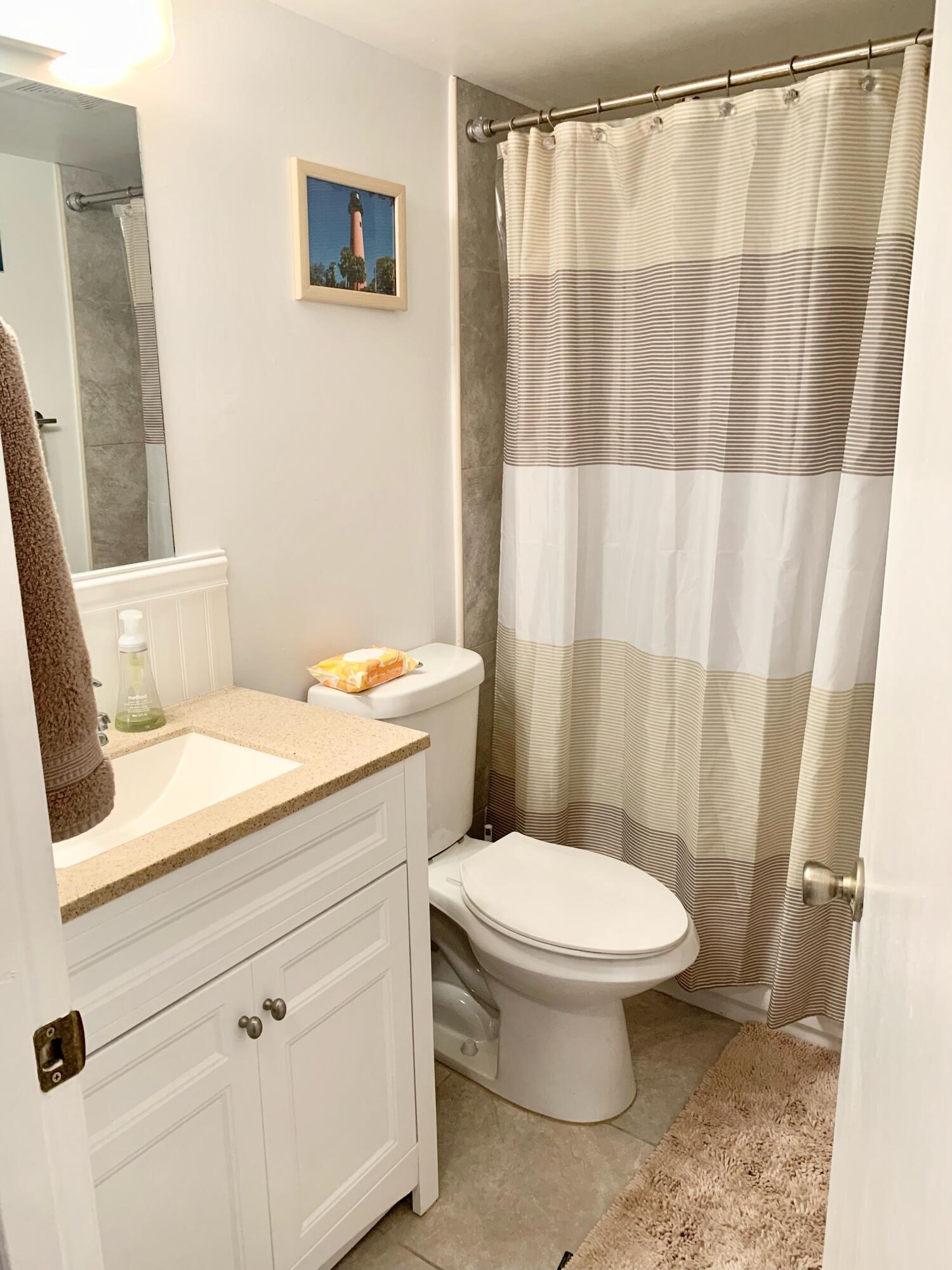 150 Pineview Road, Unit L7 Jupiter, FL 33469 - Photo 20 of 26 2nd bath