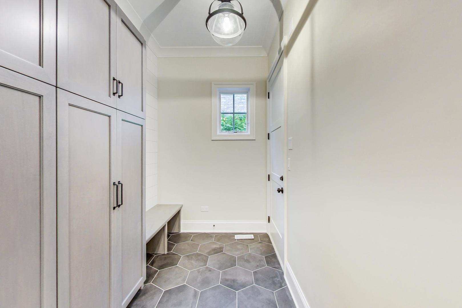 426 Washington Street Elmhurst, IL 60126 - Photo 22 of 57