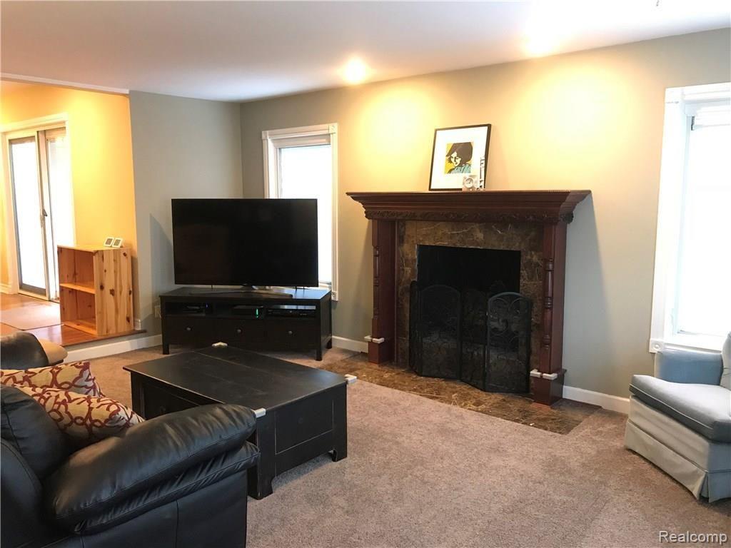 875 Hampton Circle Rochester Hills, MI 48307 - Photo 19 of 47
