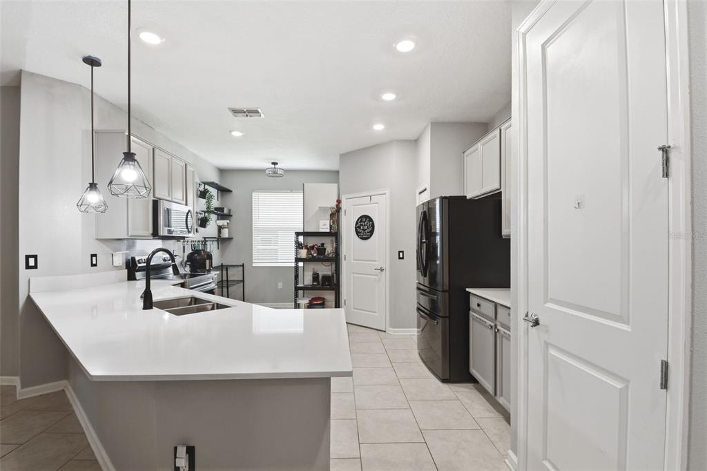587 Patton Loop Bartow, FL 33830 - Photo 2 of 34