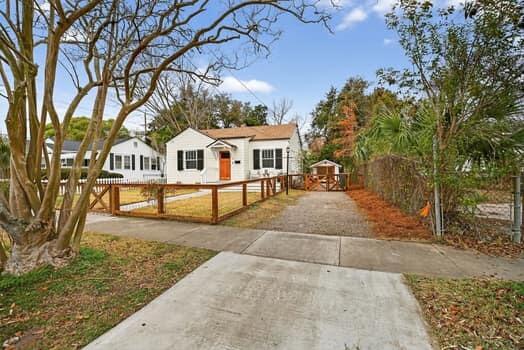 136 Maple Street Charleston, SC 29403 - Photo 36 of 40 large-019b673f-d363-72f8-adcf-153483c57c