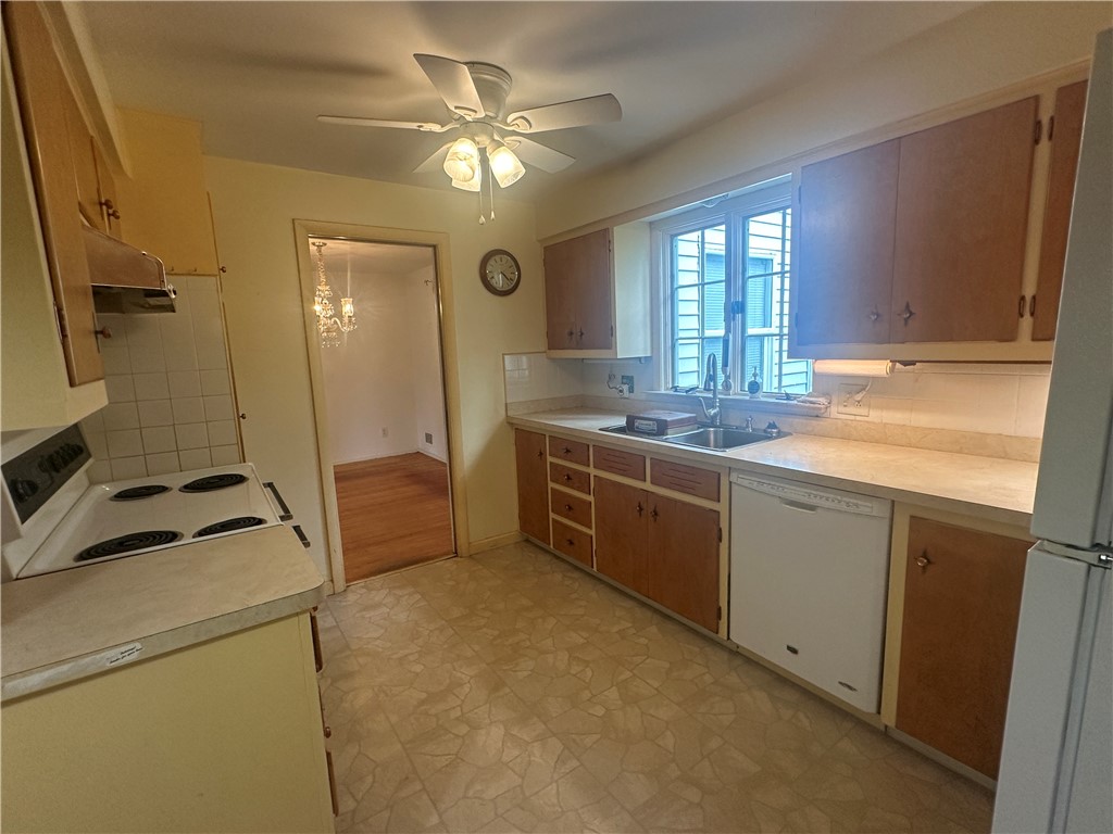 51 Robert Road Penfield, NY 14526 - Photo 13 of 35