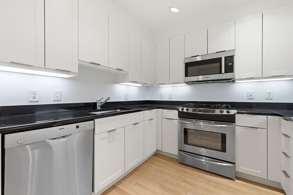 80 Broad Street, Unit 302 Boston, MA 02110 - Photo 4 of 22