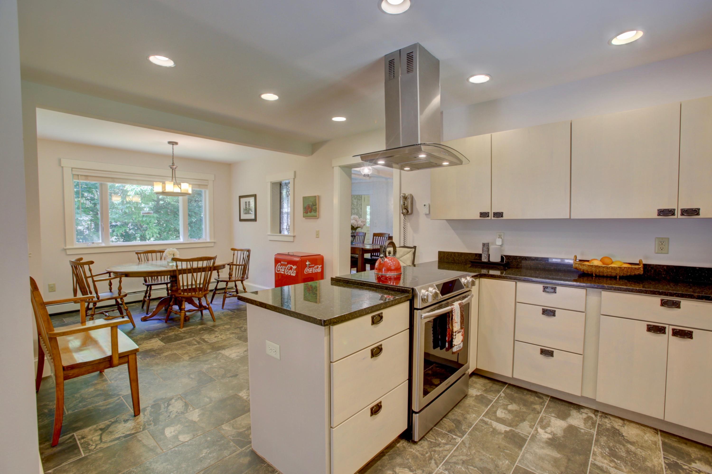 159 Foreside Road Cumberland, ME 04110 - Photo 14 of 52 124
