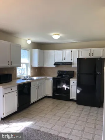 $1,750 | 137 Greenland Drive, Lancaster, PA 17602