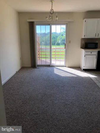 $1,750 | 137 Greenland Drive, Lancaster, PA 17602