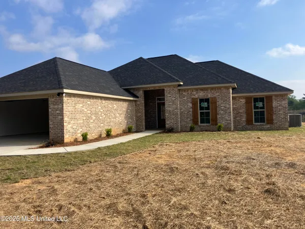 $298,500 | 1136 Crews Lane, Crystal Springs, MS 39059