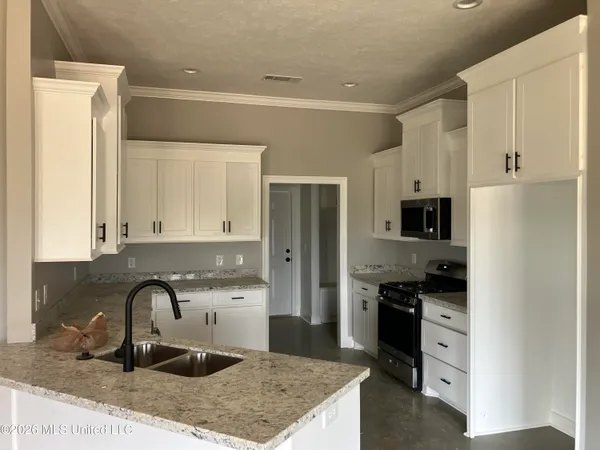 $298,500 | 1136 Crews Lane, Crystal Springs, MS 39059