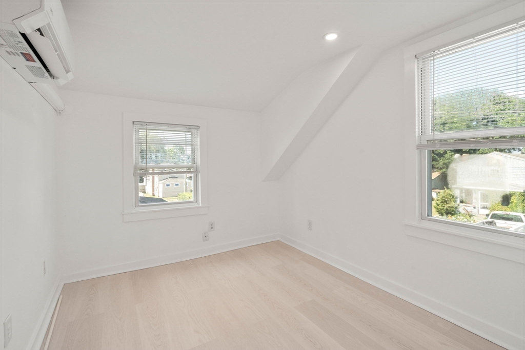 42 Riverside Avenue Swansea, MA 02777 - Photo 12 of 23