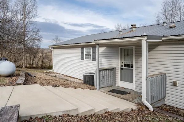 $195,000 | 5045 Cardinal Drive Northwest, Depauw, IN 47115