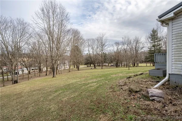 $195,000 | 5045 Cardinal Drive Northwest, Depauw, IN 47115