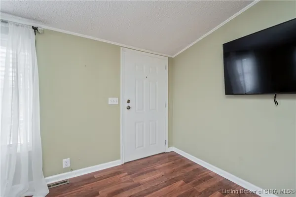 $195,000 | 5045 Cardinal Drive Northwest, Depauw, IN 47115