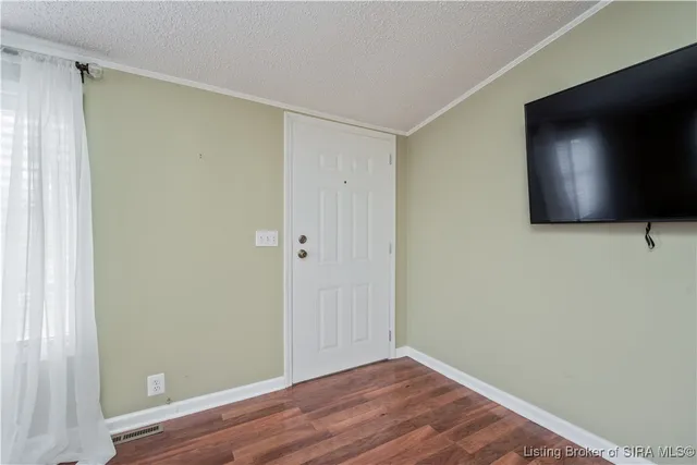 $195,000 | 5045 Cardinal Drive Northwest, Depauw, IN 47115