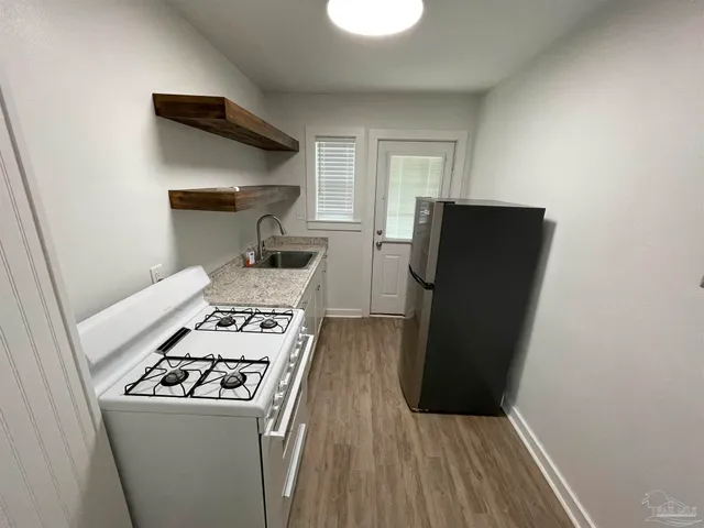 $1,350 | 104 Ellis Drive, Unit B, Pensacola, FL 32507