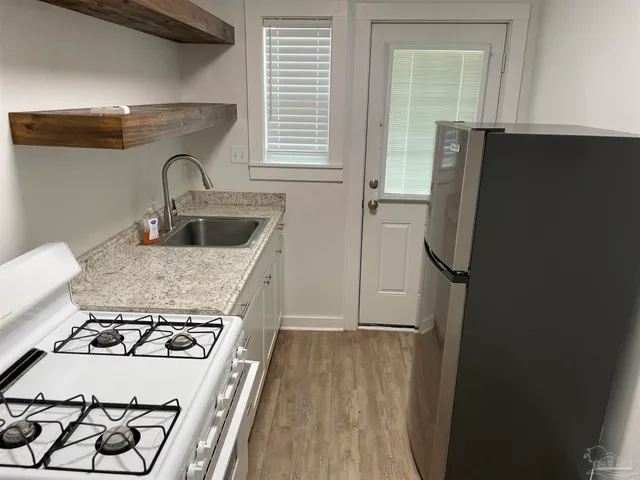 $1,350 | 104 Ellis Drive, Unit B, Pensacola, FL 32507