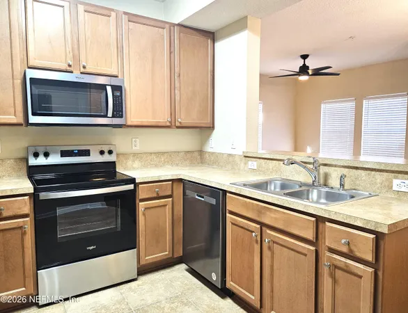 $164,900 | 575 East Oakleaf Plantation Parkway, Unit 1208, Orange Park, FL 32065
