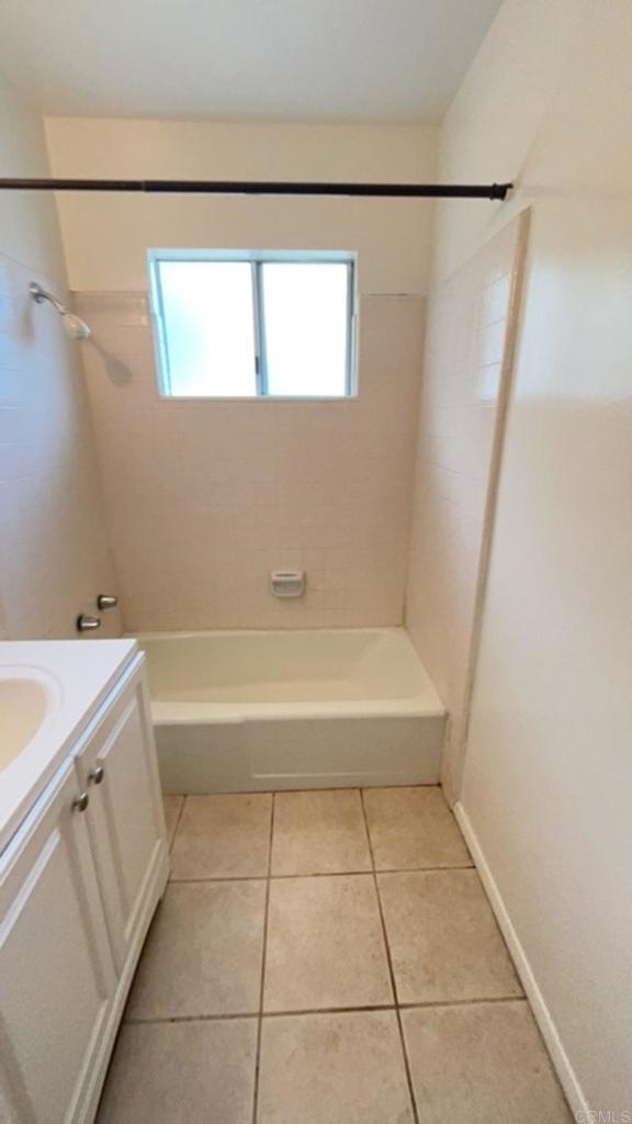 2005-07 Camino Rainbow Fallbrook, CA 92028 - Photo 23 of 65 a bathroom with a bathtub and a shower