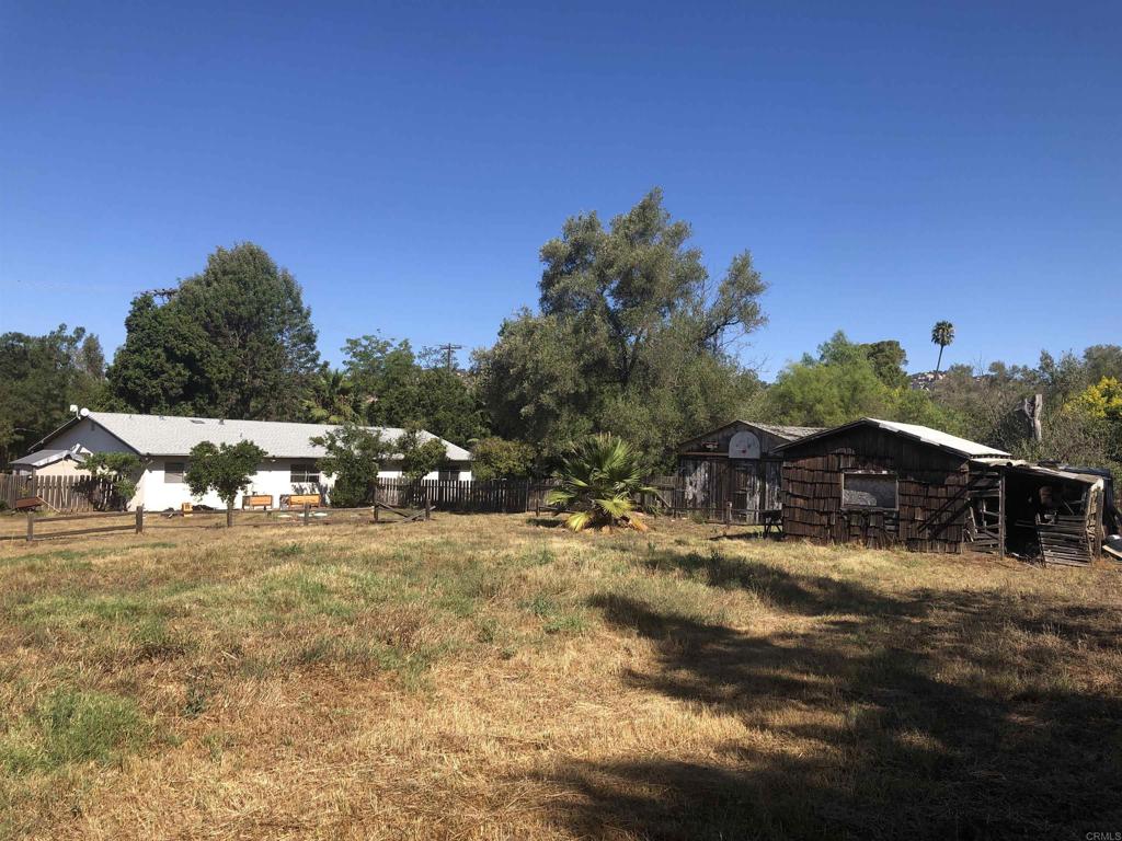 2005-07 Camino Rainbow Fallbrook, CA 92028 - Photo 65 of 65 a view of a house with a yard