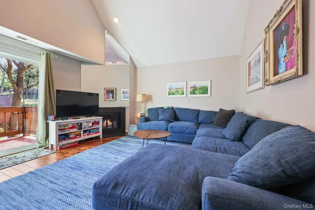 $425,000 | 202 Great Lawn Court, Brewster, NY 10509