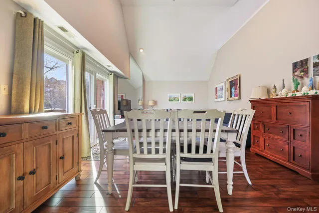 $425,000 | 202 Great Lawn Court, Brewster, NY 10509