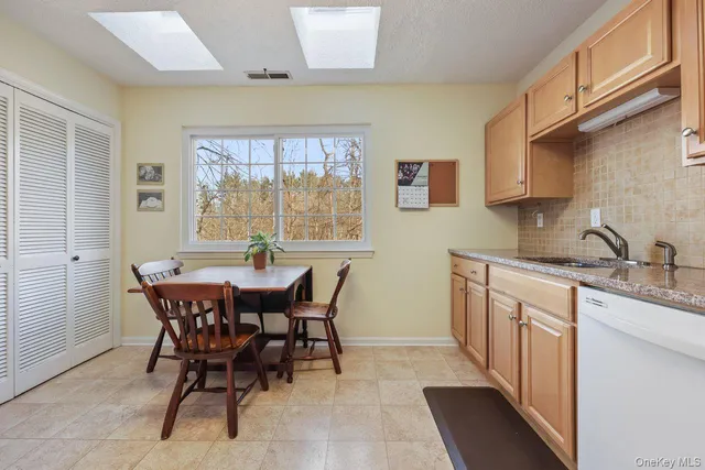 $425,000 | 202 Great Lawn Court, Brewster, NY 10509