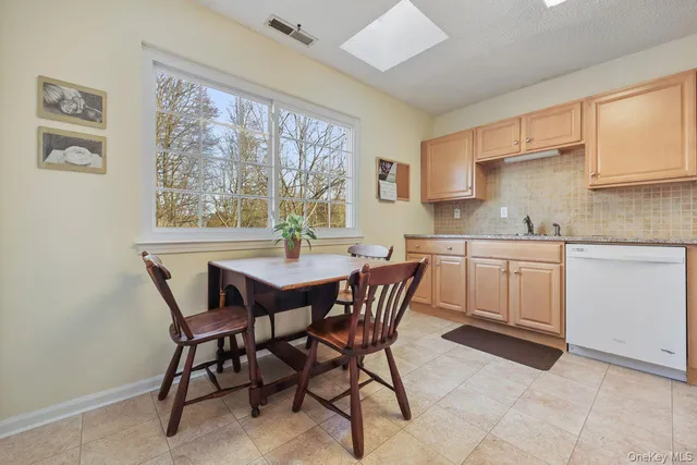 $425,000 | 202 Great Lawn Court, Brewster, NY 10509