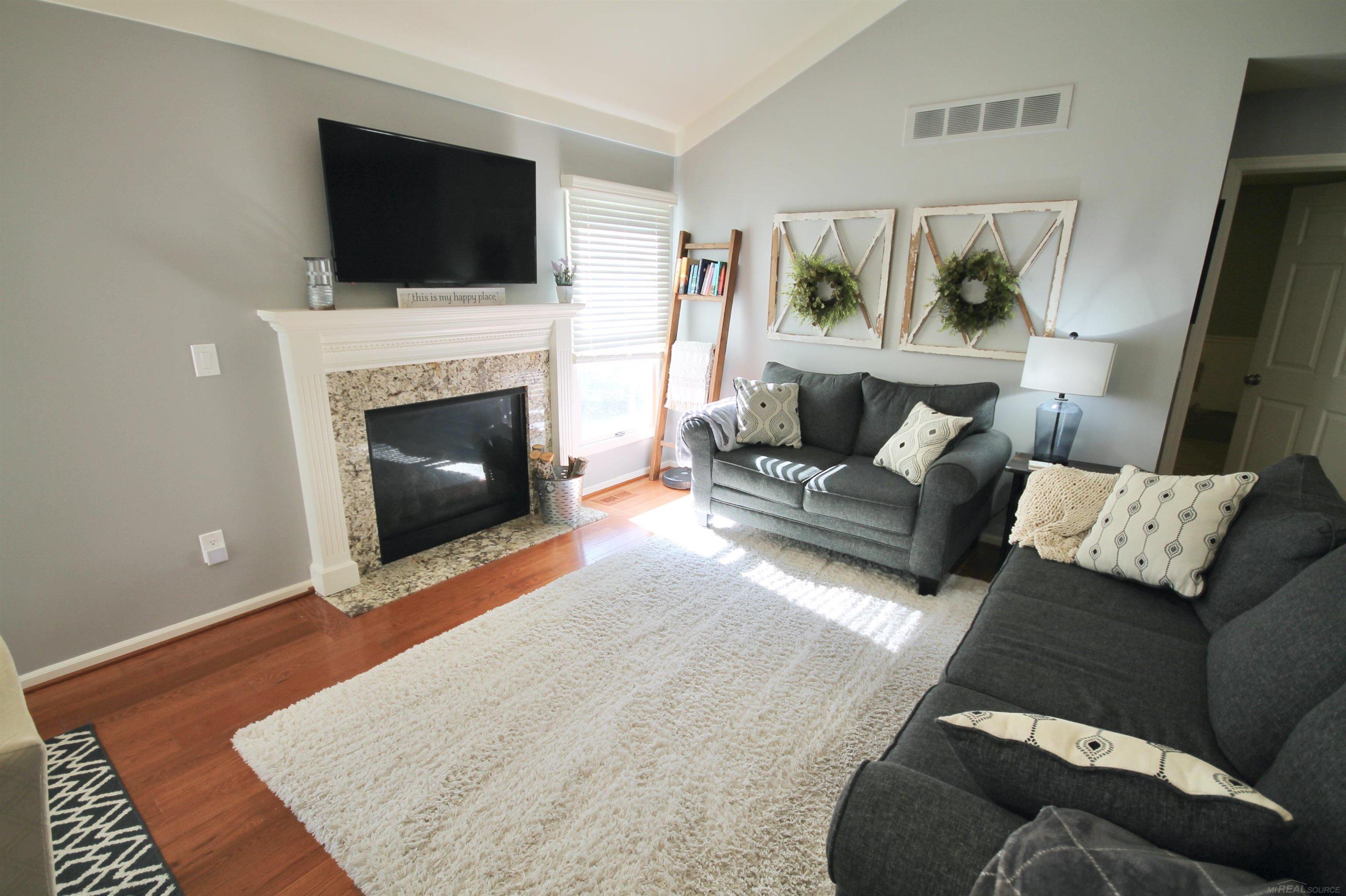 1596 Colony Drive Rochester, MI 48307 - Photo 10 of 45 50202406-f96b8e7f-e44d-4c03-8e42-0a2cab519c8a.JPG