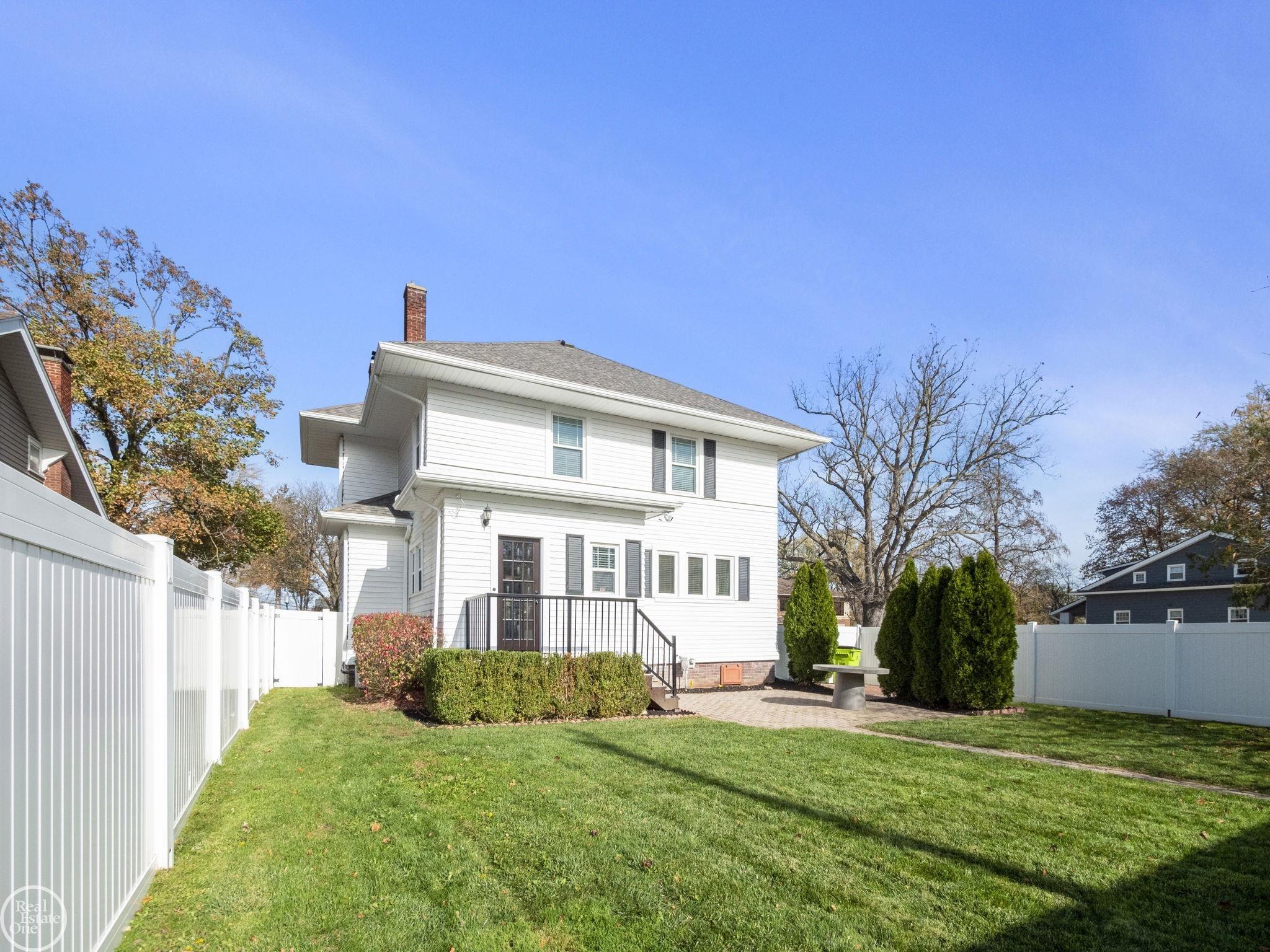 443 Wesley Street Rochester, MI 48307 - Photo 5 of 51 50127001-4.JPG