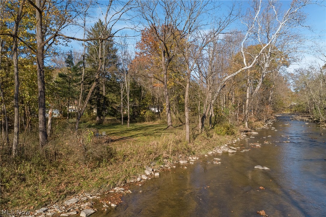 233 Miles Road Chagrin Falls, OH 44022 - Photo 9 of 28 Gallery Image 9