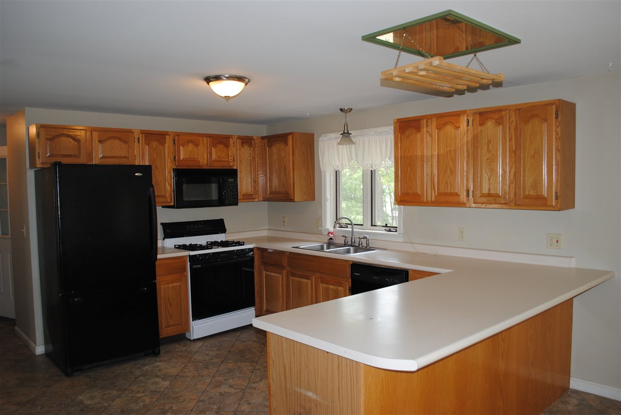 37 Cinnamon Ridge Road Somersworth, NH 03878 - Photo 7 of 19 Gallery Image 7