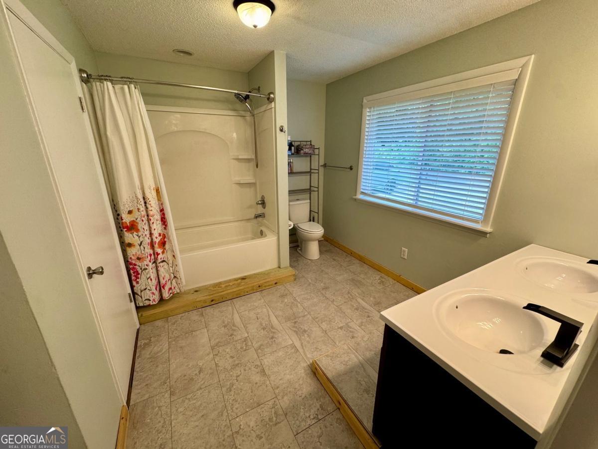 109 Hemlock Street Fitzgerald, GA 31750 - Photo 10 of 12