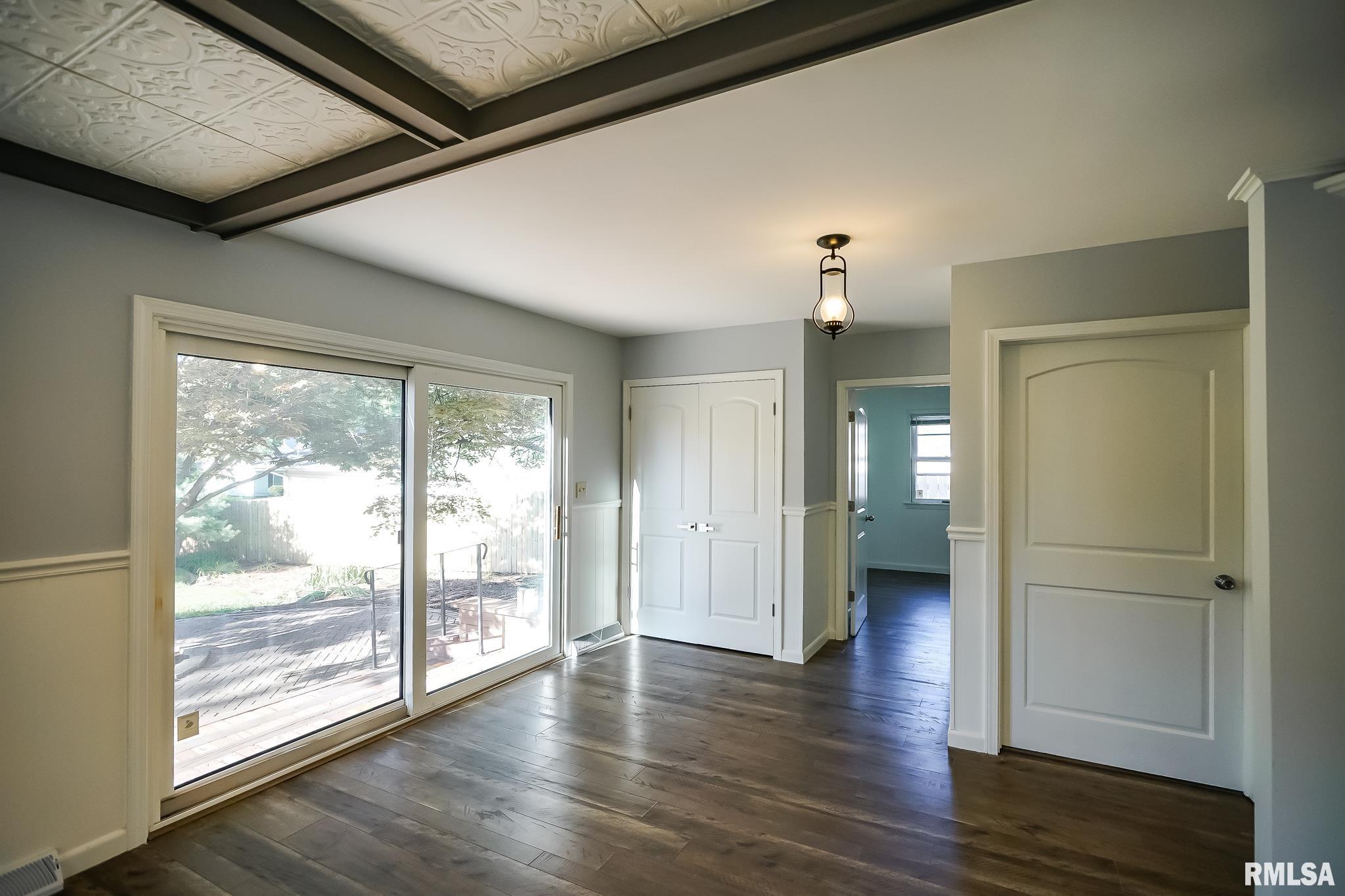 1101 West Ridge Road Peoria, IL 61614 - Photo 42 of 99 Gallery Image 42