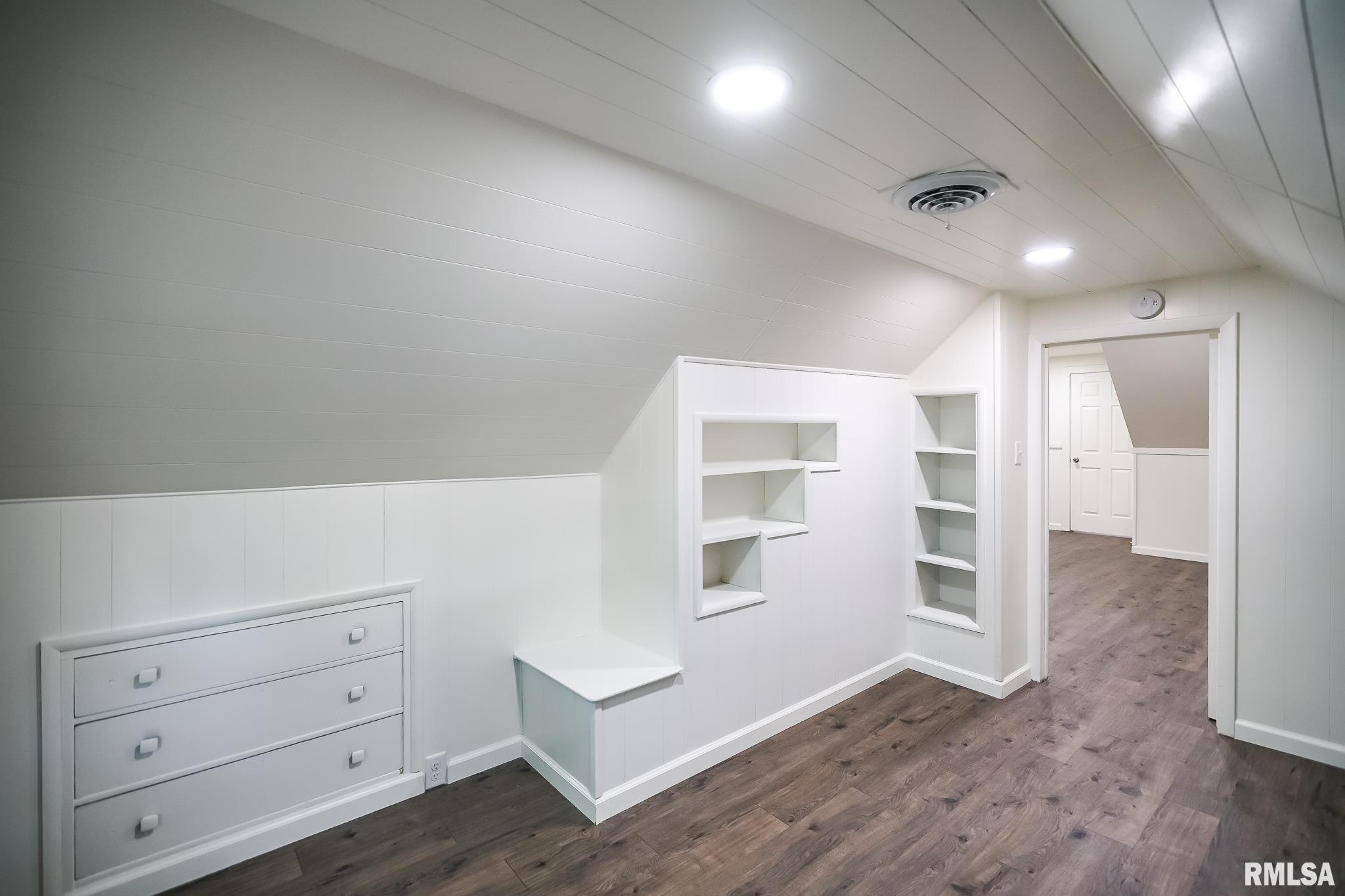 1101 West Ridge Road Peoria, IL 61614 - Photo 76 of 99 Gallery Image 76