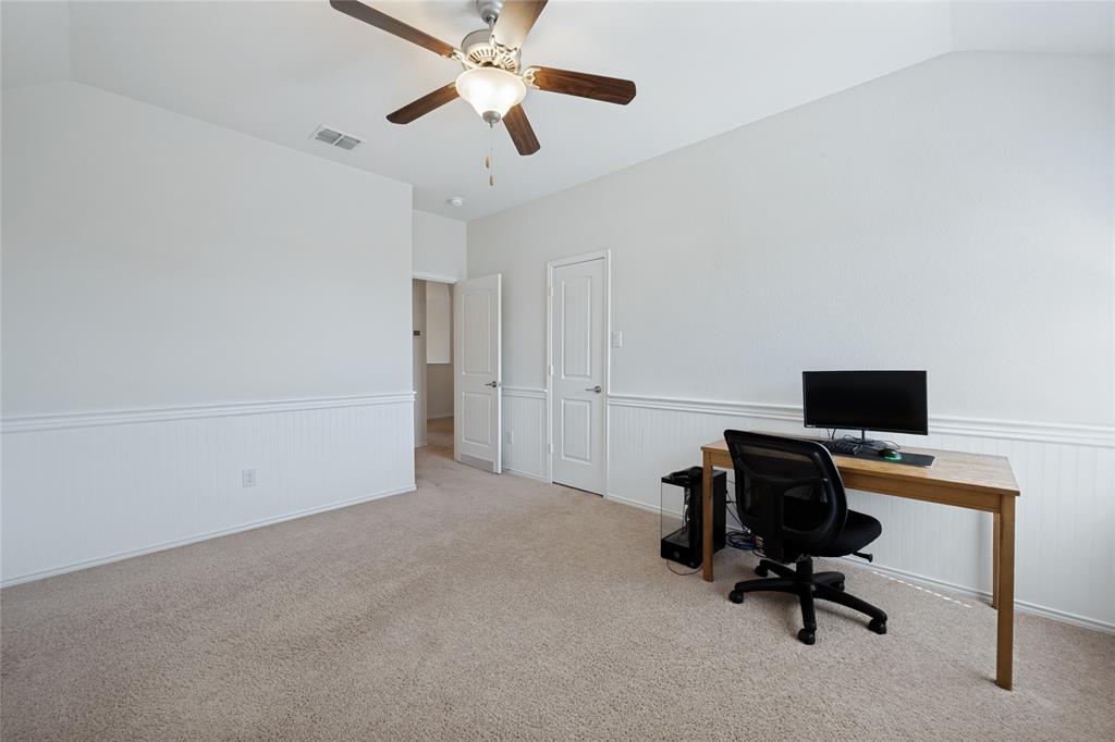 13216 Ragged Spur Court Fort Worth, TX 76052 - Photo 22 of 37