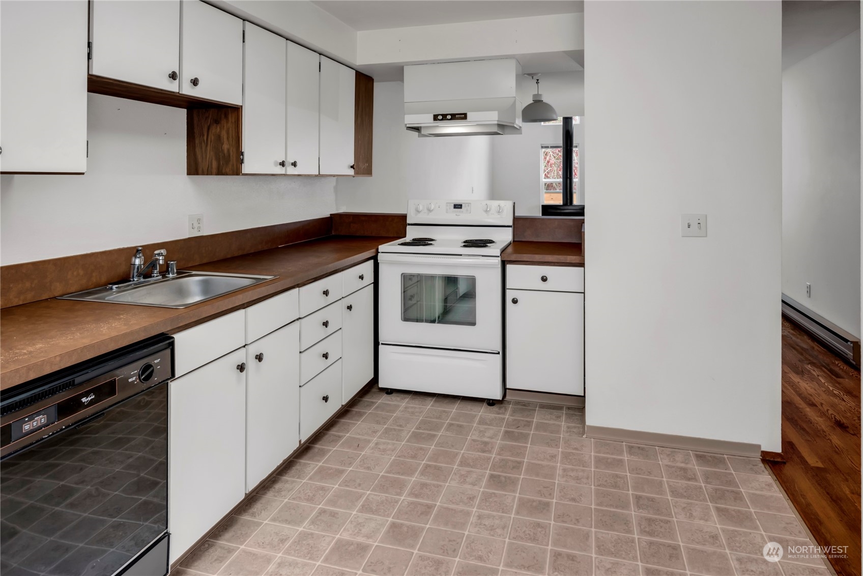 8833 North Midvale Place Seattle, WA 98103 - Photo 12 of 30