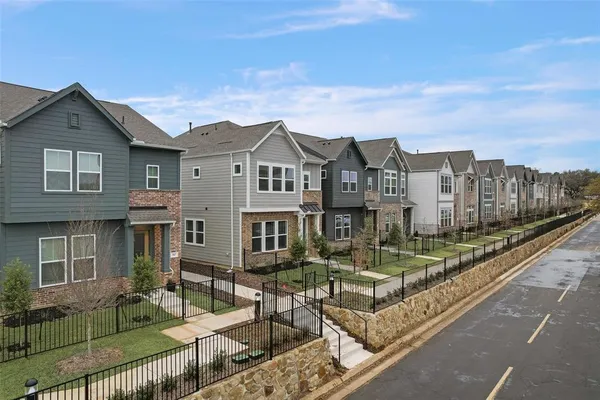 $2,799 | 530 Mission Trail, Unit B3B, Arlington, TX 76010