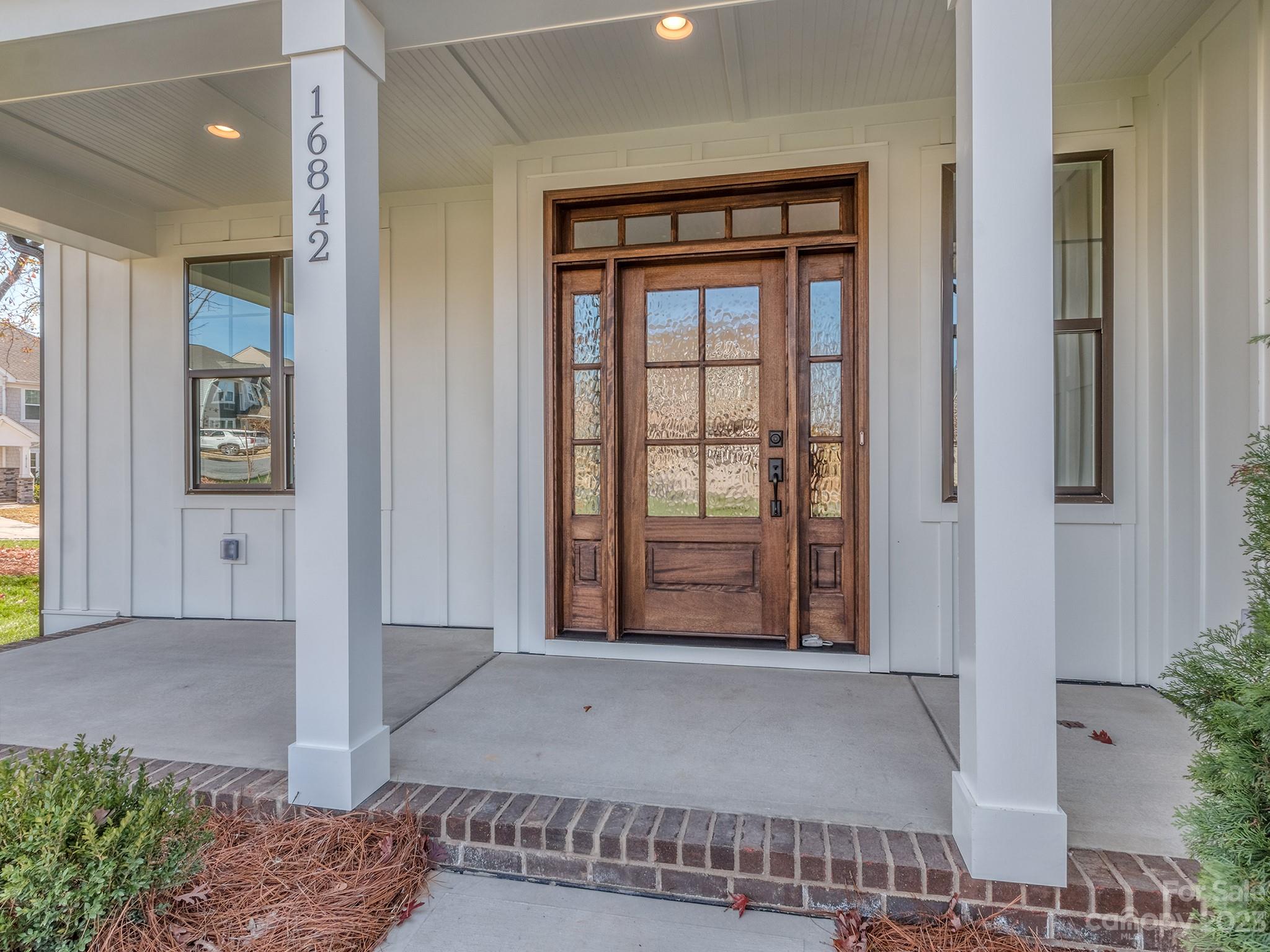 16842 Harbor View Road Charlotte, NC 28278 - Photo 4 of 29 Gallery Image 4