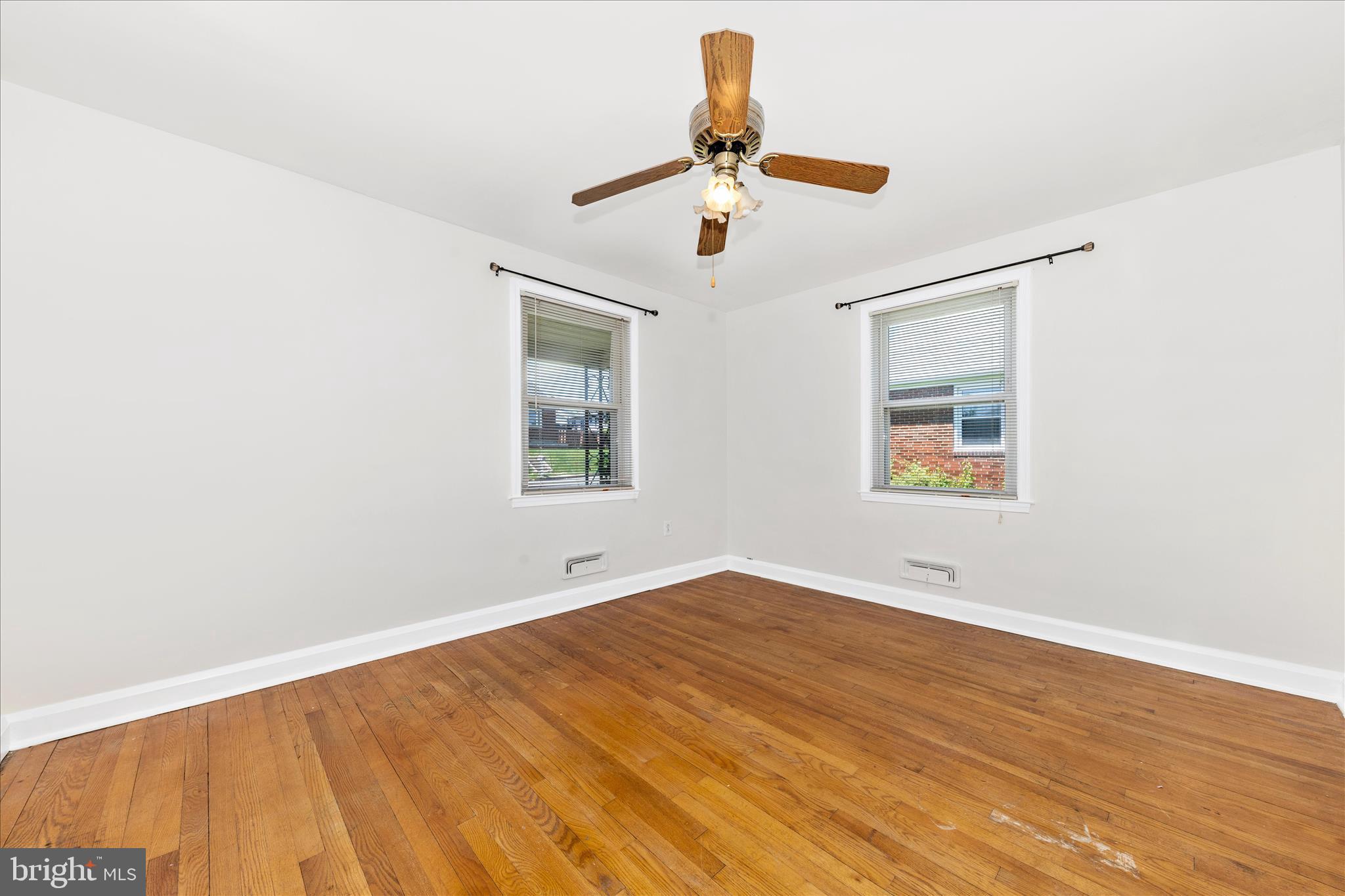 5811 Daybreak Terrace Baltimore, MD 21206 - Photo 20 of 54 Bedroom 2