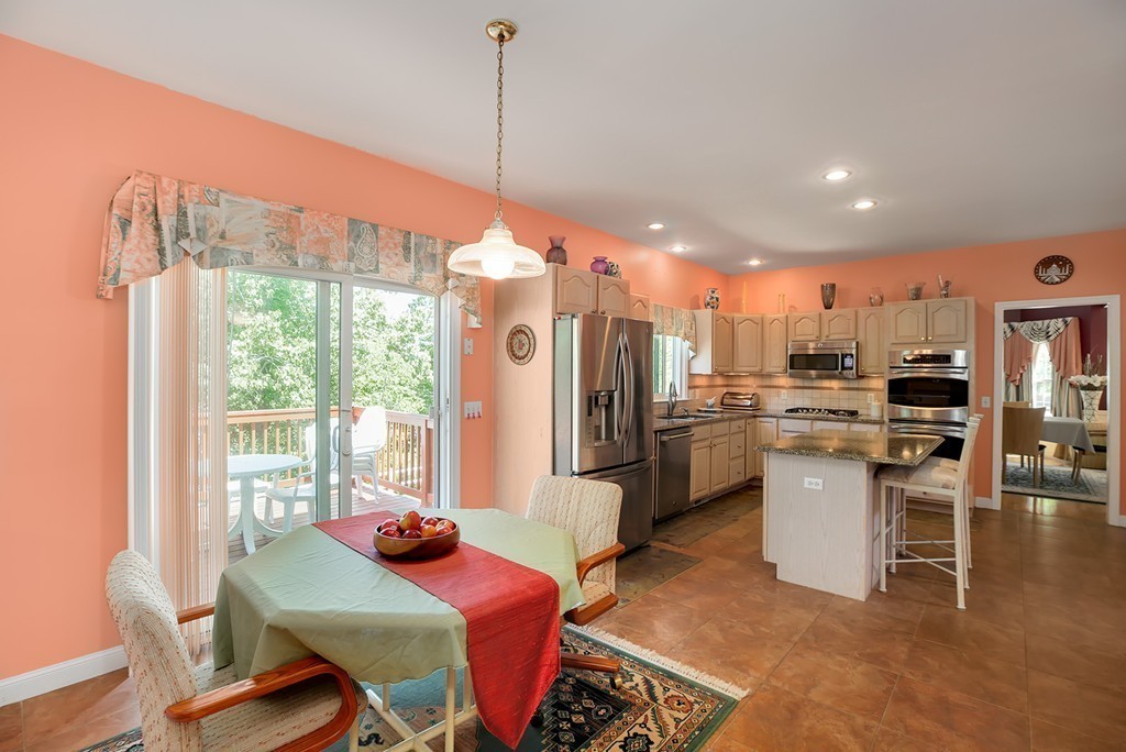 10 Lancelot Road Shrewsbury, MA 01545 - Photo 4 of 30 Gallery Image 4