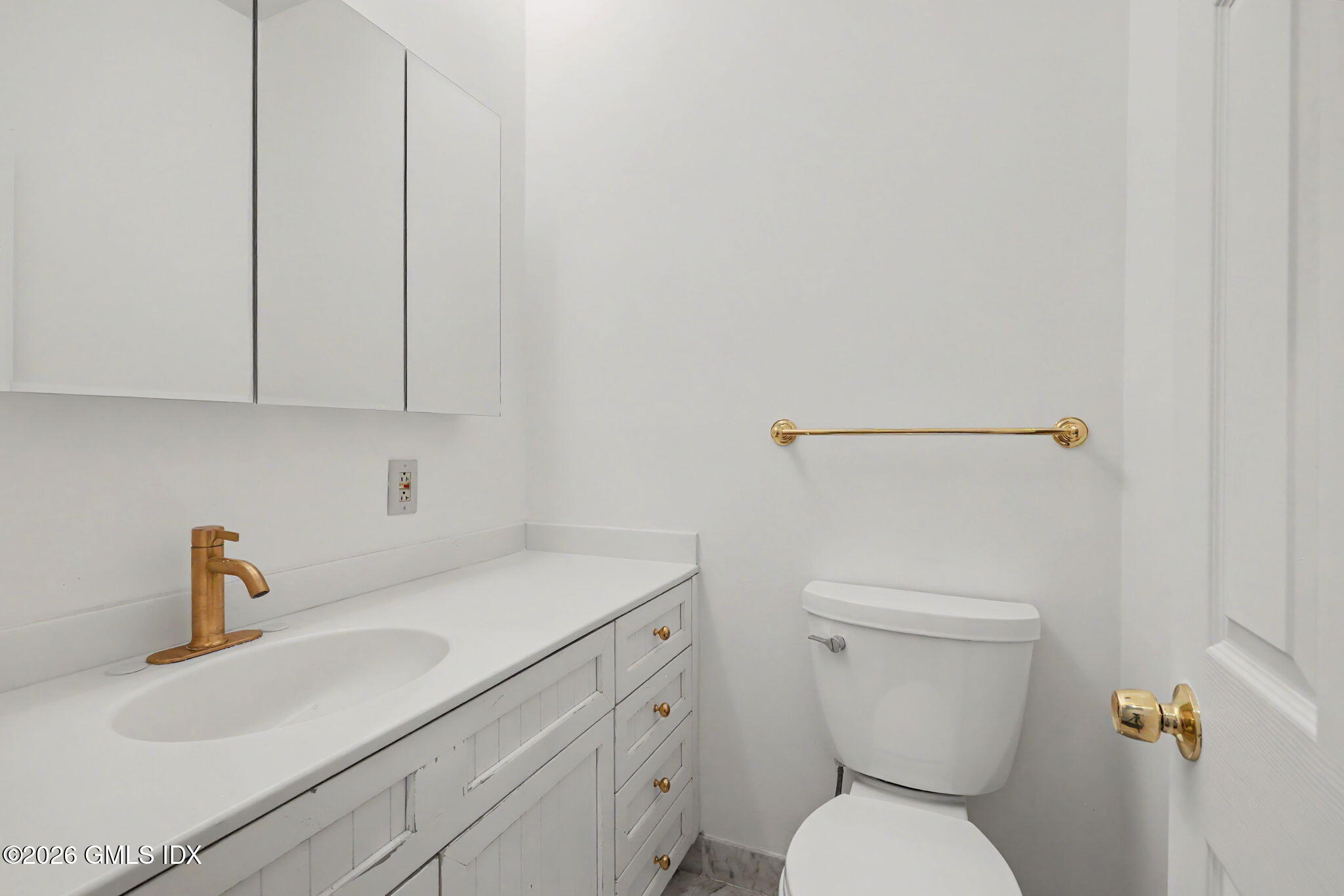124 Mason Street, Unit 1 Greenwich, CT 06830 - Photo 12 of 24 4-web-or-mls-124-mason-st-unit-1